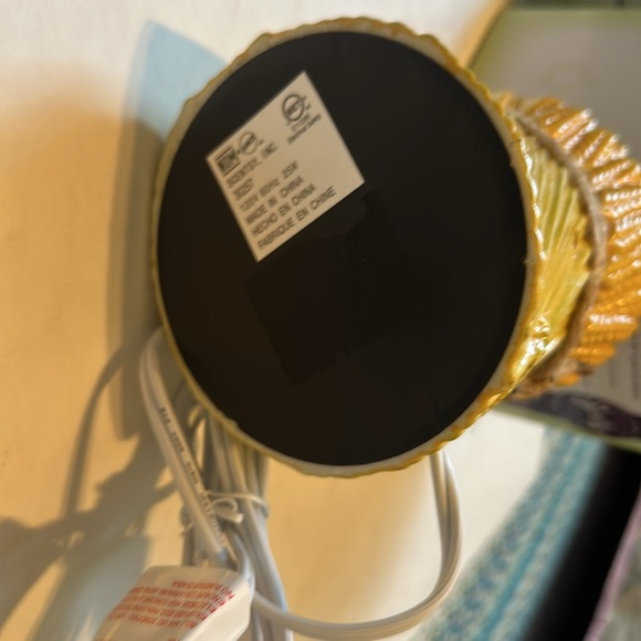 Scentsy Grateful Harvest Premium Wax Warmer - Picture 4 of 14